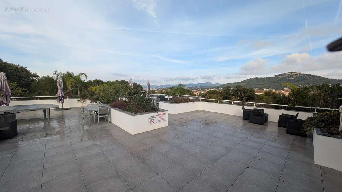 Appartement à SIX-FOURS-LES-PLAGES