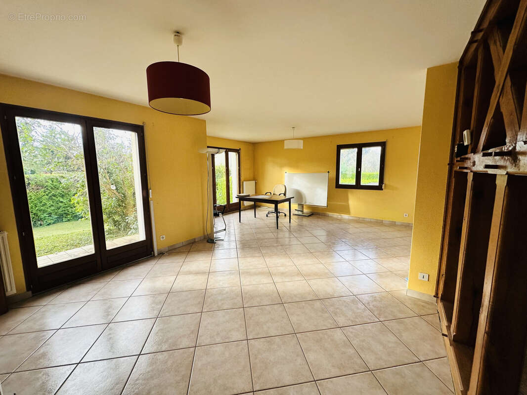 Maison à LES NOES-PRES-TROYES