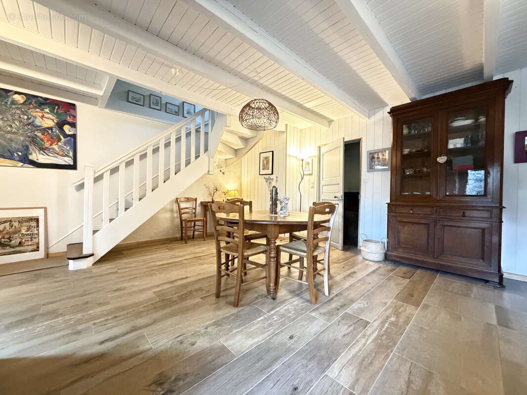 Maison à SAINT-JACUT-DE-LA-MER