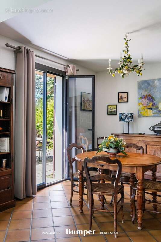 Maison à CHARBONNIERES-LES-BAINS