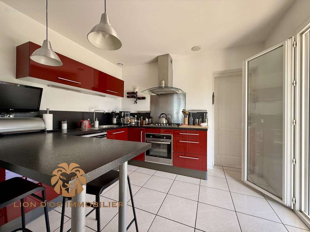 Maison 145 m² à Genay  - photo 8