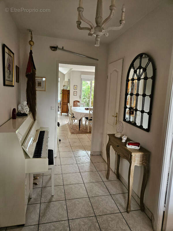 Maison à VOISINS-LE-BRETONNEUX