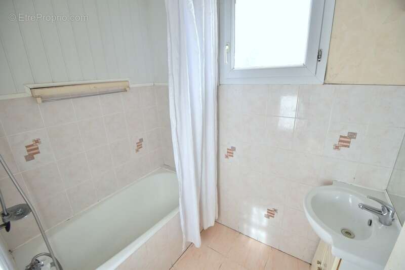 Maison à LE LANDREAU