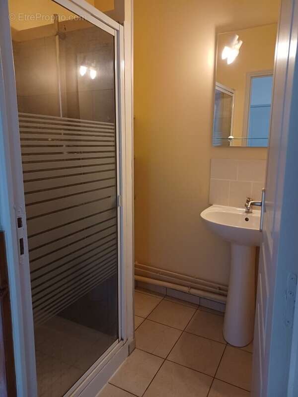 Appartement T4 vendu loué secteur François 1er - photo 6