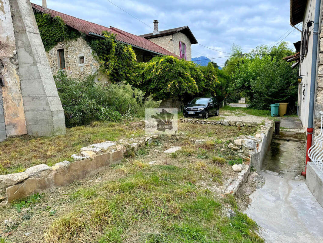 Terrain à CHAPAREILLAN