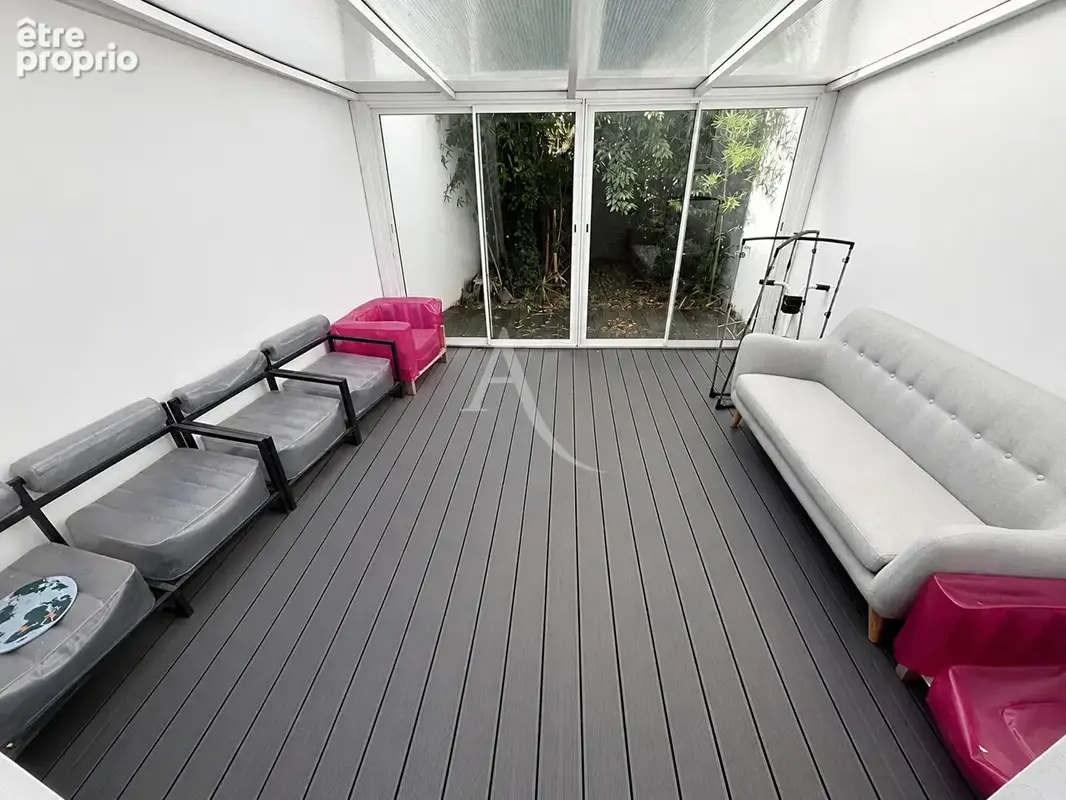 Villa de plain-pied à Aubord, 5 pièces avec jardin et piscine - photo 13