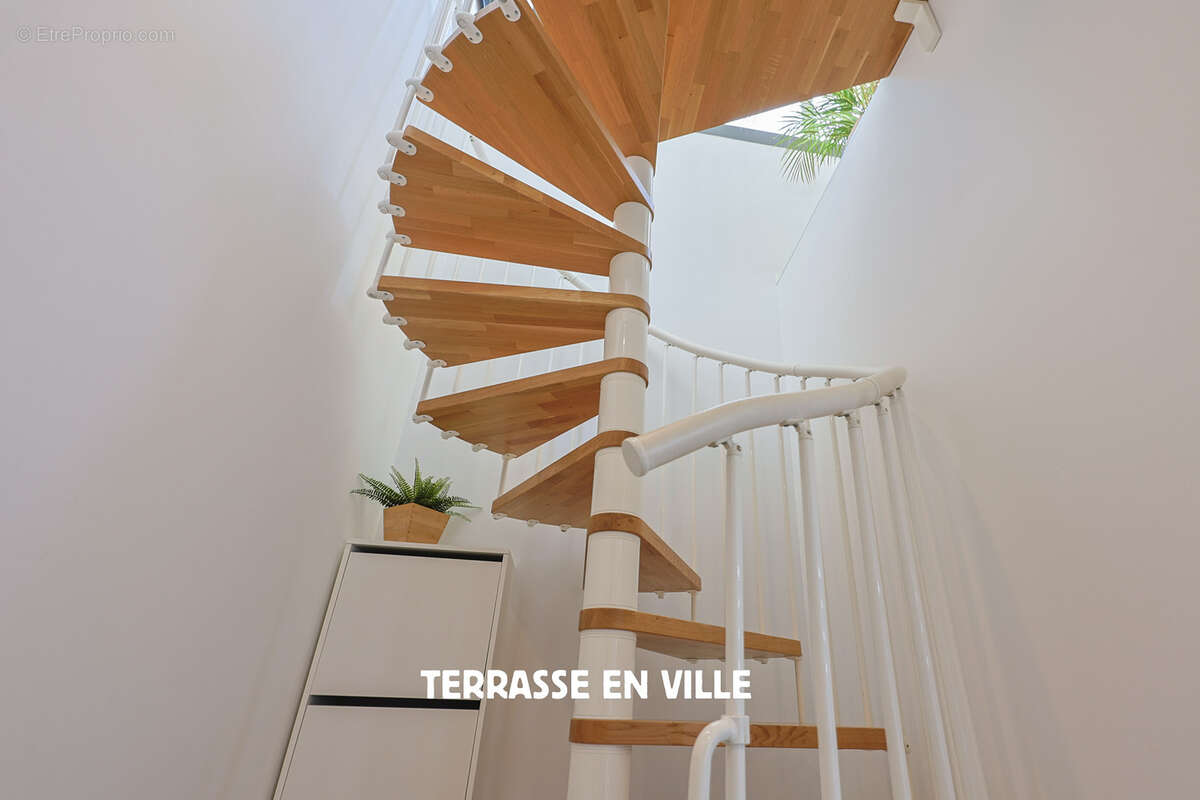 Maison à SAINT-CYR-SUR-MER