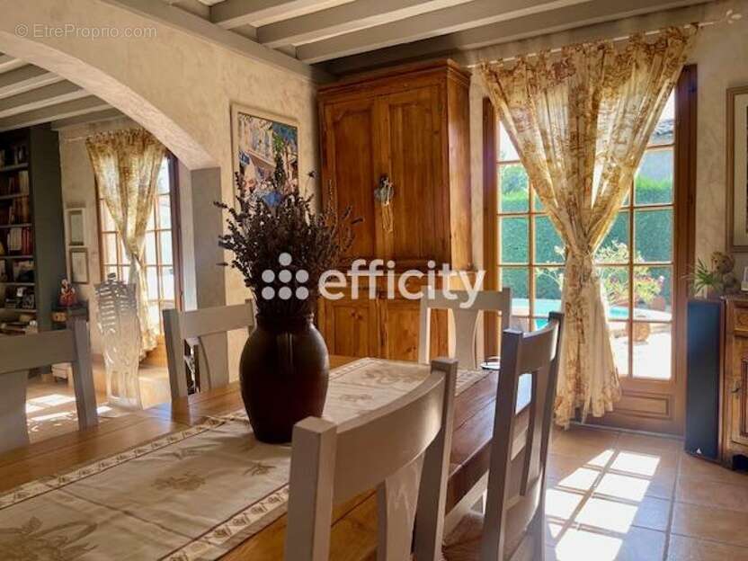 Maison à SALAISE-SUR-SANNE