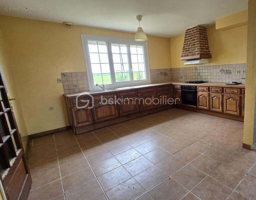 'Beau potentiel pour cette maison familiale de 4 chambres avec grand jardin' - photo 4