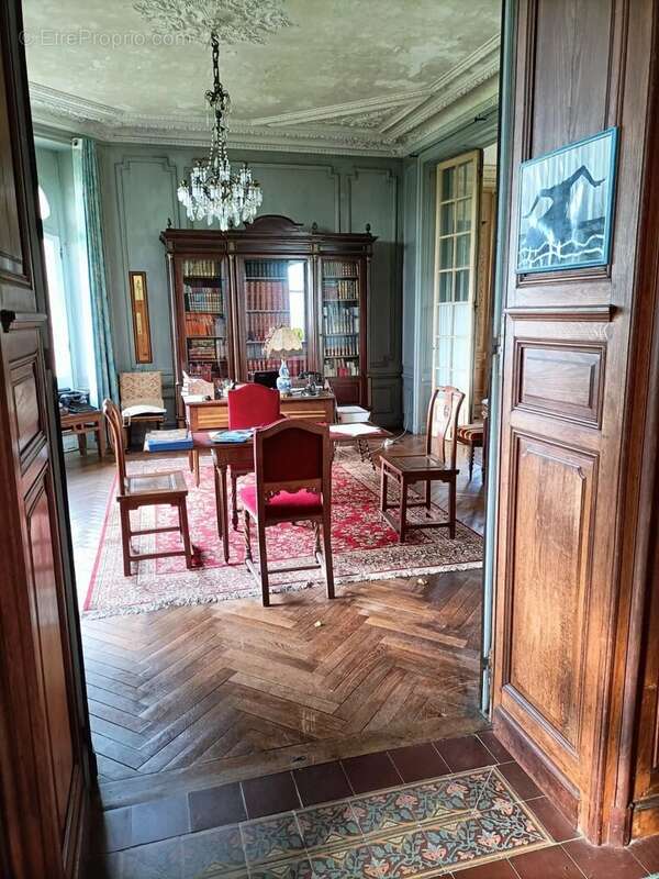 Maison à MONTRAVERS