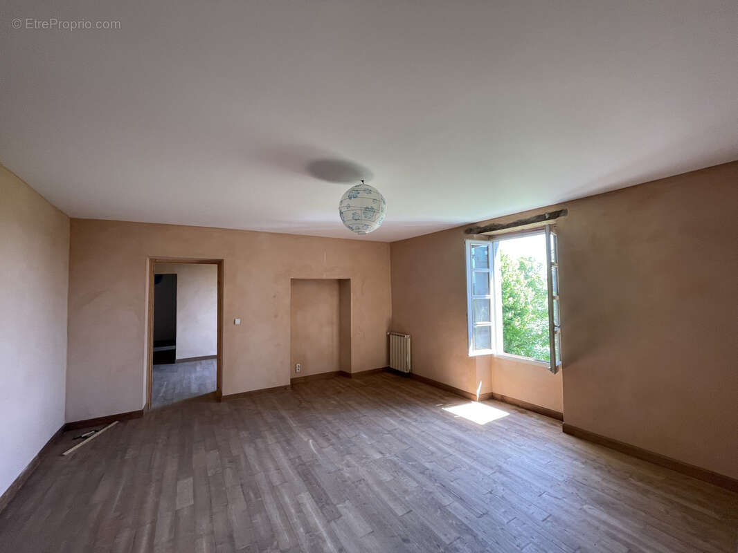 Maison à MONCRABEAU