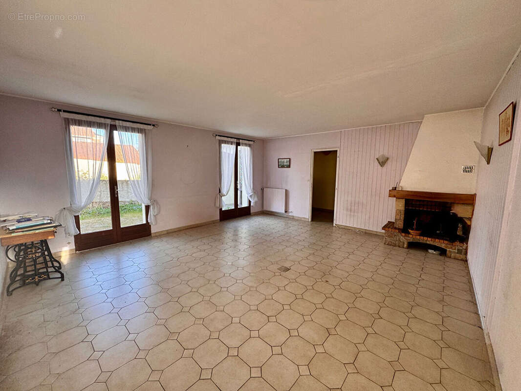 Maison à SAINTE-PAZANNE