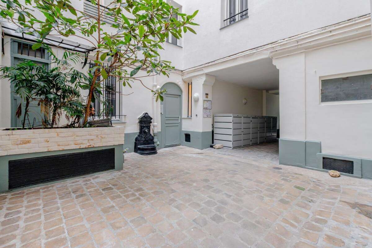 Appartement à PARIS-3E