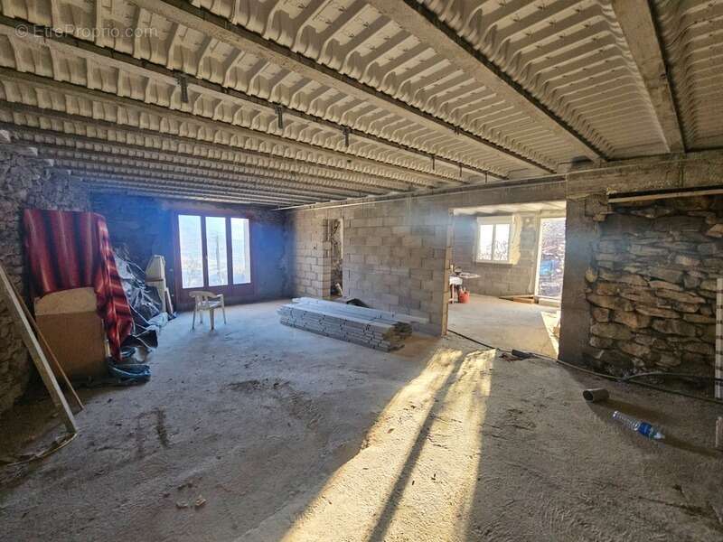 Maison à CHATEAUROUX-LES-ALPES