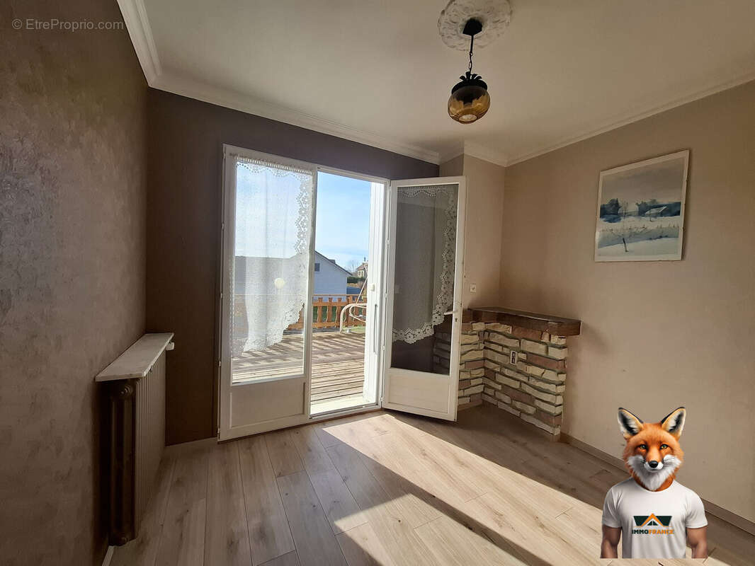 Maison à VERCEL-VILLEDIEU-LE-CAMP