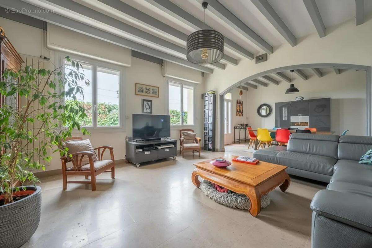 Maison à GENISSAC