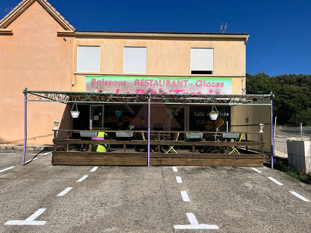 Commerce à LES MAGES