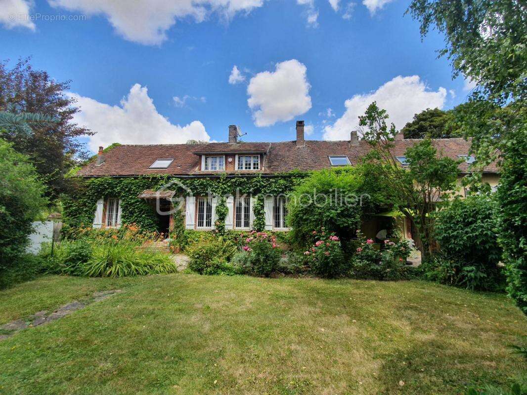 Maison à SAINT-MAURICE-AUX-RICHES-HOMMES