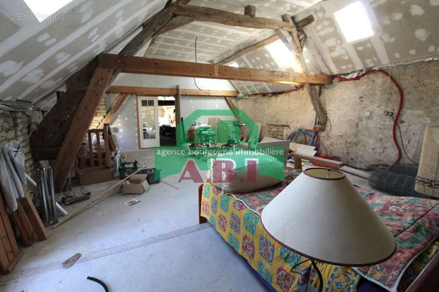Maison à BRINON-SUR-BEUVRON