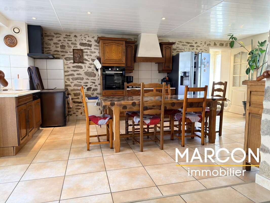 Maison 218 m² à Gueret  - photo 4