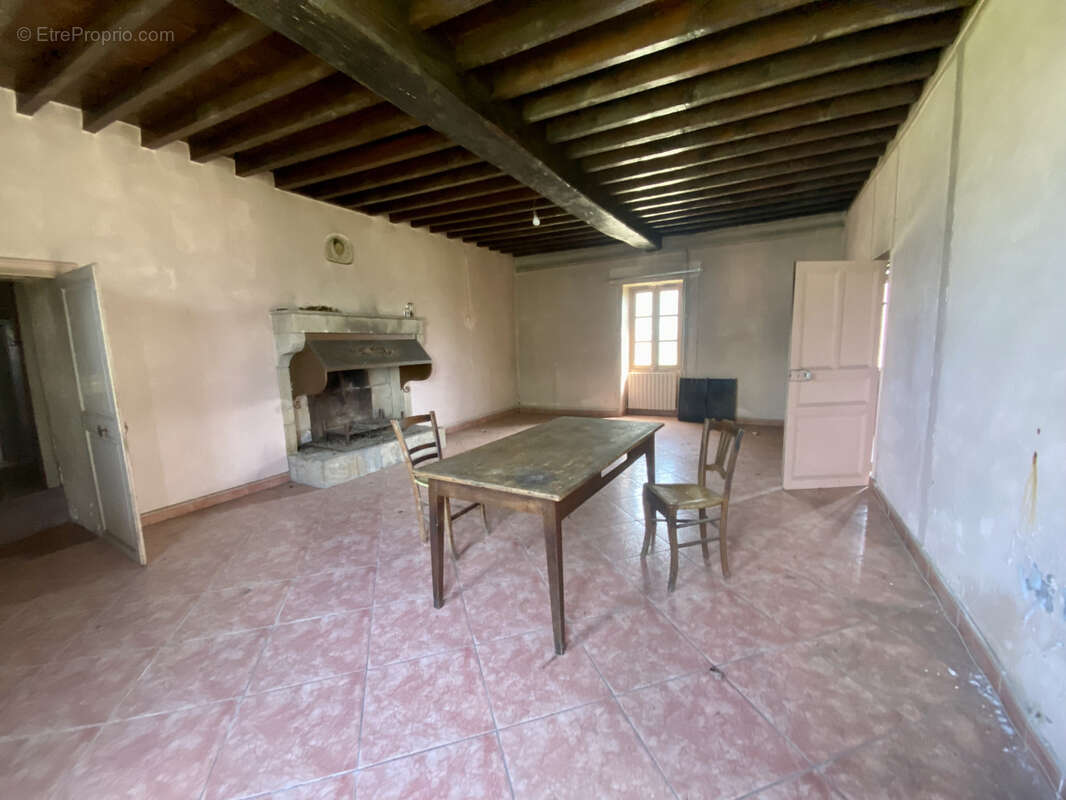 Maison à LURCY-LE-BOURG