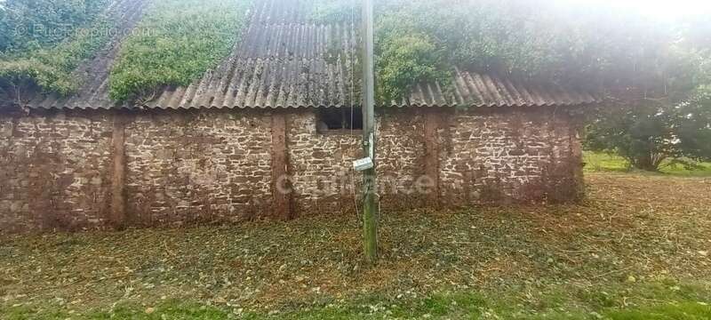 Terrain constructible avec grange - photo 4
