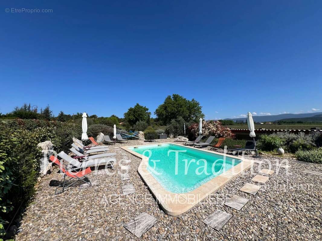 Maison à ROUSSILLON