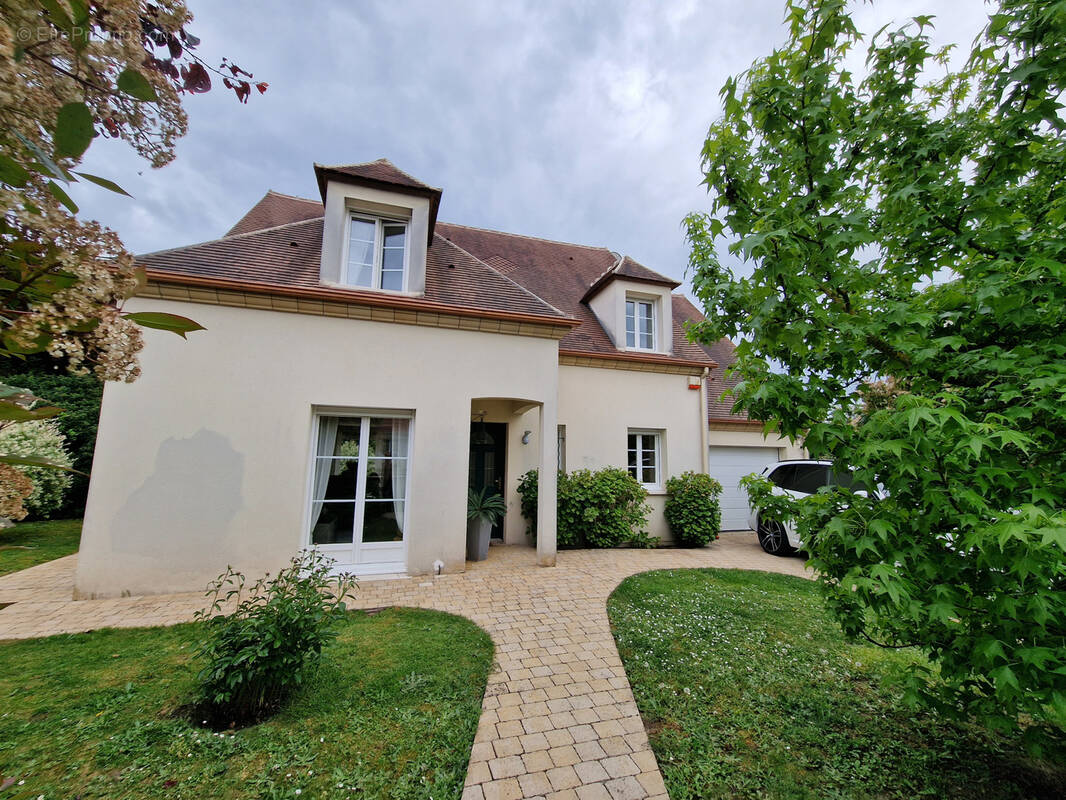 Maison à BREUIL-LE-SEC