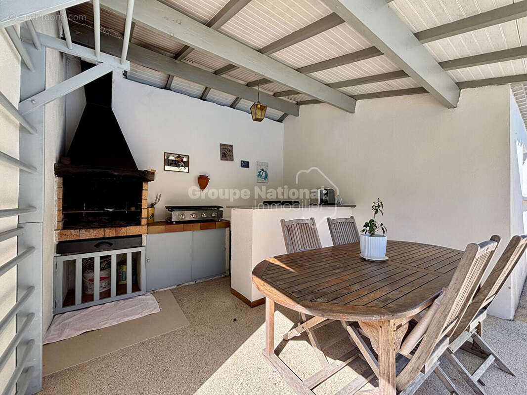 Maison Nages Et Solorgues 8 pièce(s) 172 m2 - photo 14