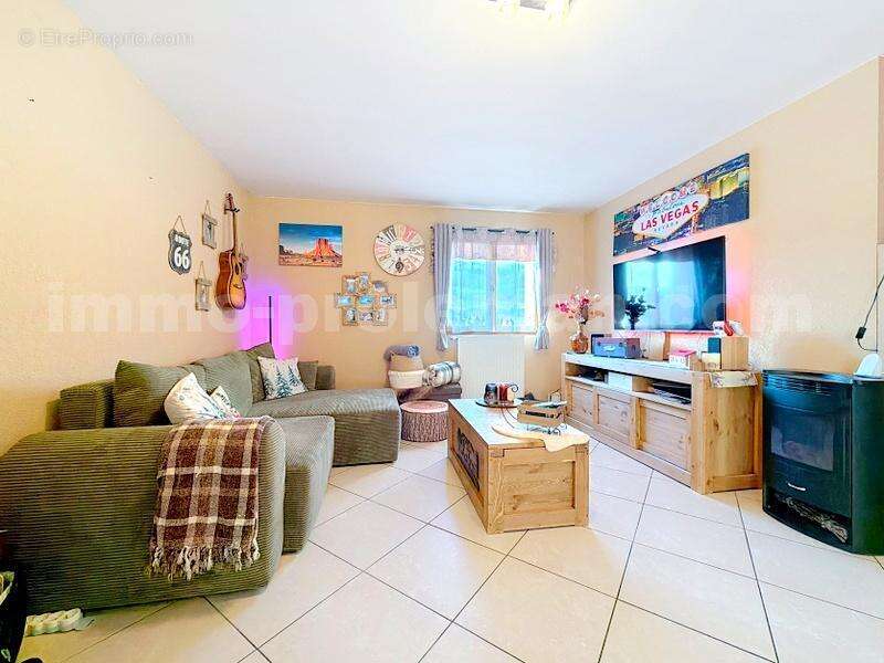 Appartement_T3_SAINT-PIERRE_en_faucigny_PROCHE_FRONTIERE_SUISSE_GENEVE_AUTOROUTE_FRONTALIERS_CALME_PROX_CEVA_SEJOUR_CUISINE_OUVERTE_ - Appartement à SAINT-PIERRE-EN-FAUCIGNY