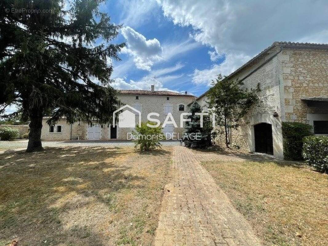 Photo 1 - Maison à CHAZELLES