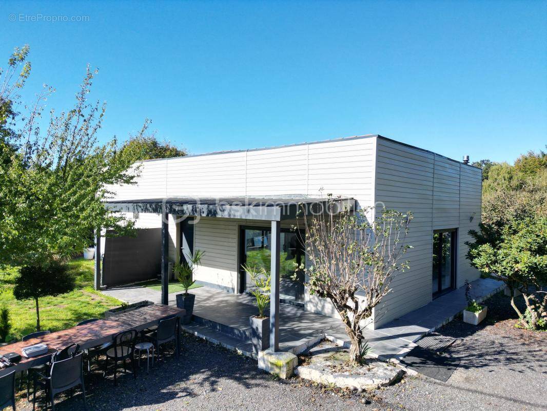 Maison à SAINT-GENCE