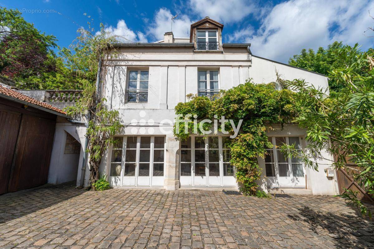 Maison à VILLE-D'AVRAY