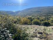 Terrain à LA ROCHE-SUR-LE-BUIS