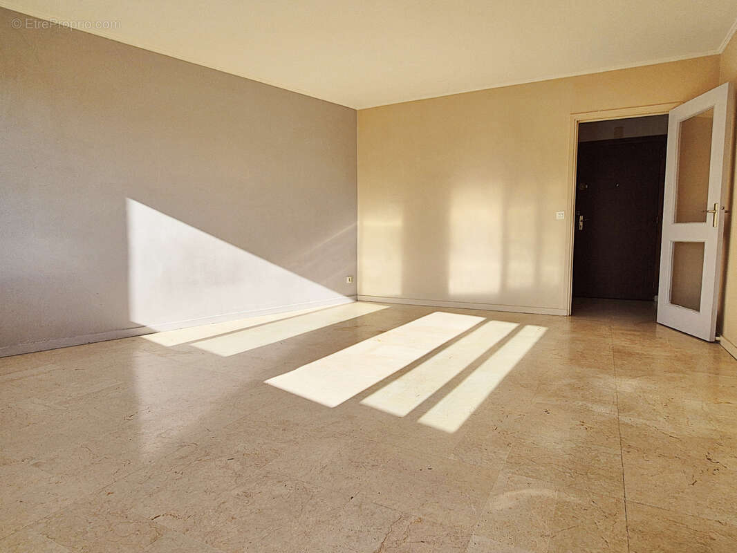 Appartement à FONTAINES-SUR-SAONE