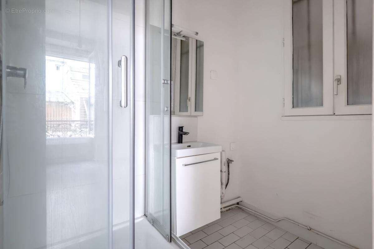 Appartement à PARIS-11E
