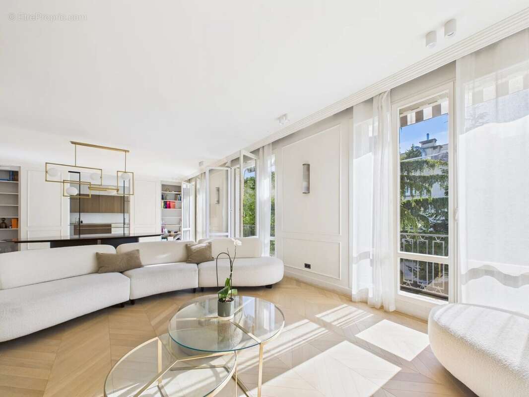 Appartement à NEUILLY-SUR-SEINE