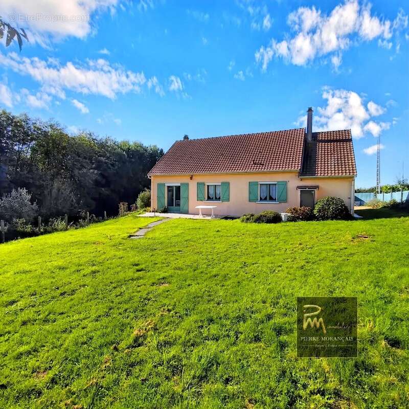 Maison à MONTREUIL-LE-HENRI