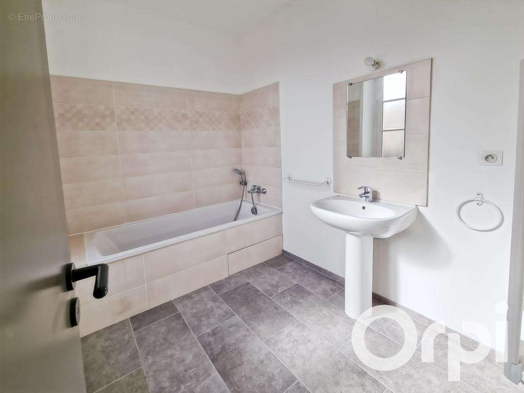 Appartement à PONT-SAINT-ESPRIT