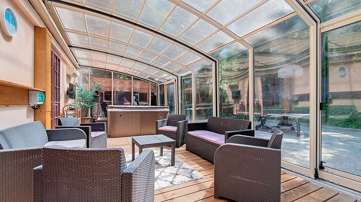 Maison à MONNETIER-MORNEX