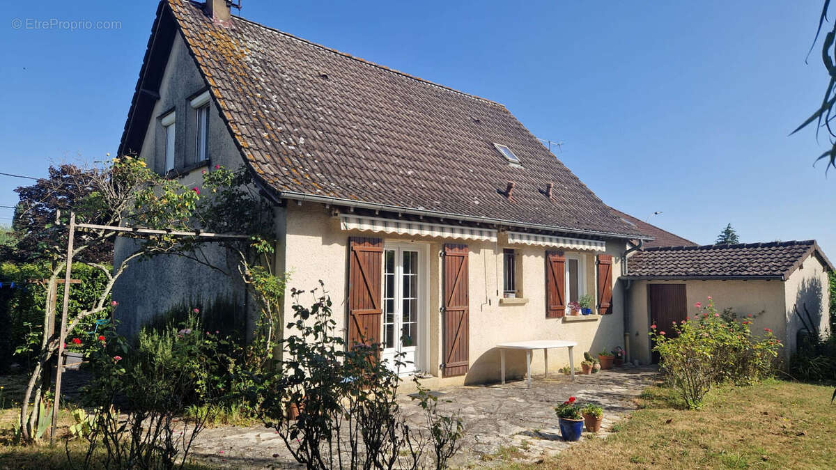 Pavillon avec jardin - 4 pieces - 3 chambres - garage - photo 2
