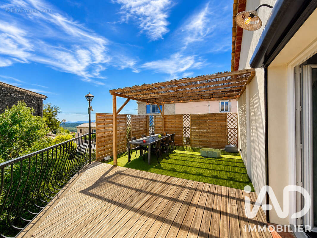 Photo 2 - Appartement à SAINT-CEZAIRE-SUR-SIAGNE