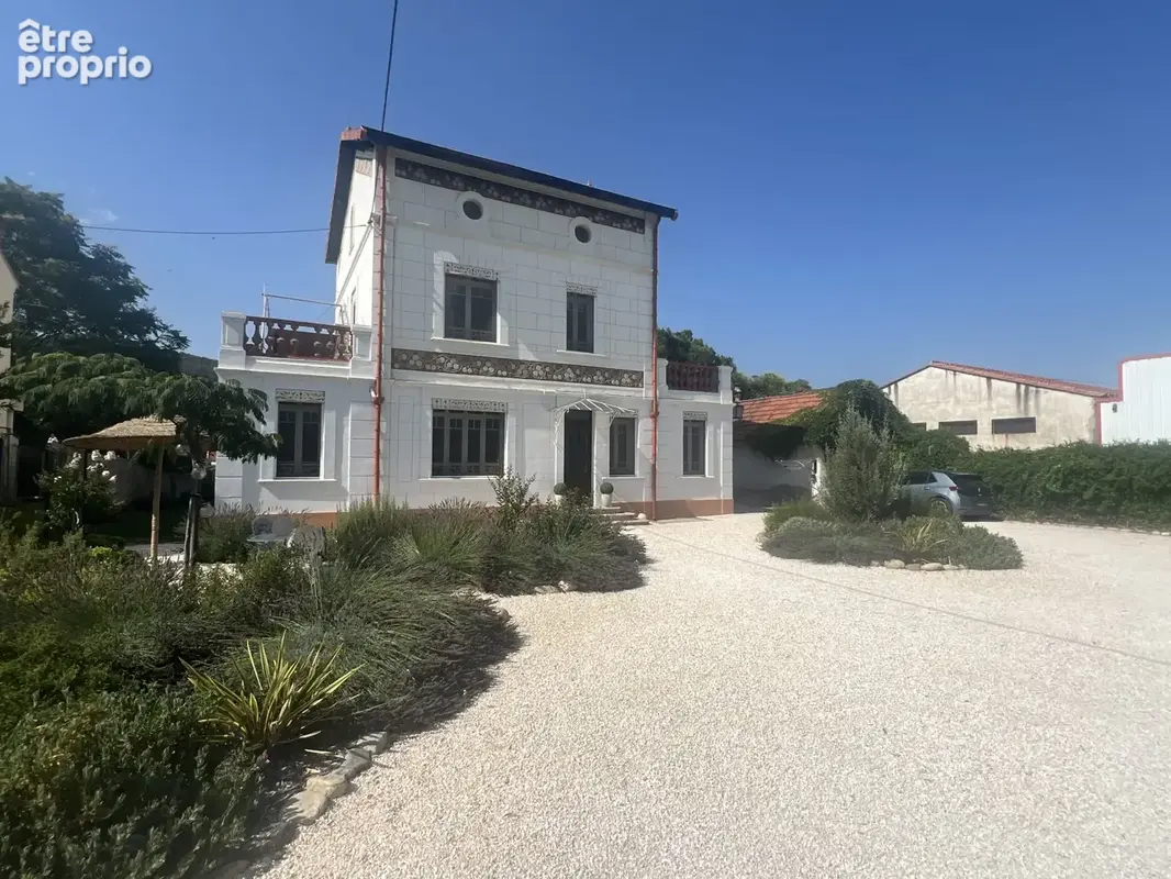 Maison 202 m² à Prades  - photo 2