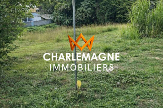 Terrain à PETIT-BOURG