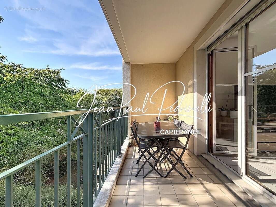 Tassin-la-Demi-Lune - Appartement 2 pièces de 48 m² avec balcon, parking privatif et cave - résidence sécurisée récente - photo 15