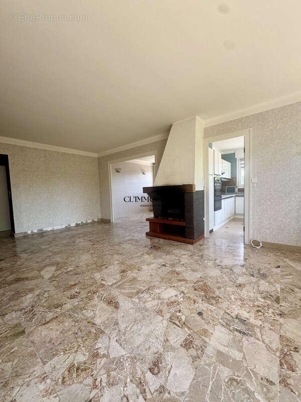 Appartement à SAINT-JUST-SAINT-RAMBERT