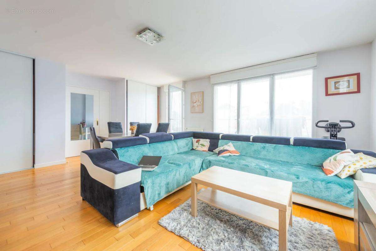 Appartement à CORBEIL-ESSONNES