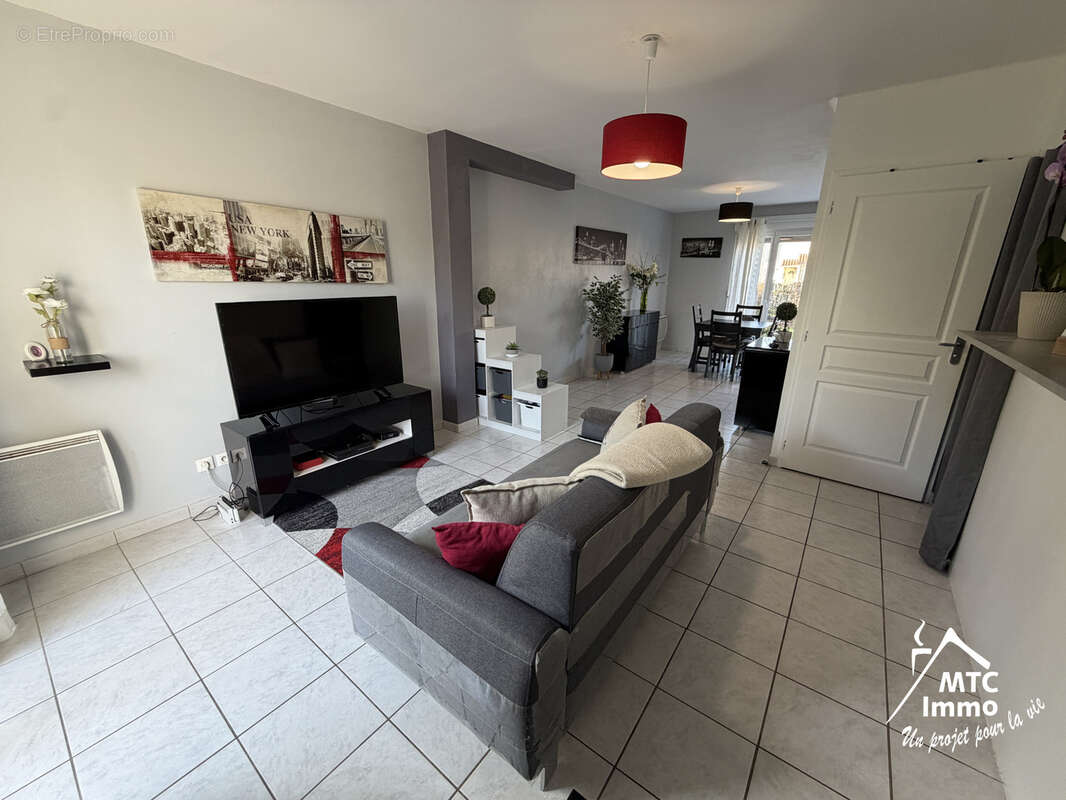 Appartement à LOYETTES