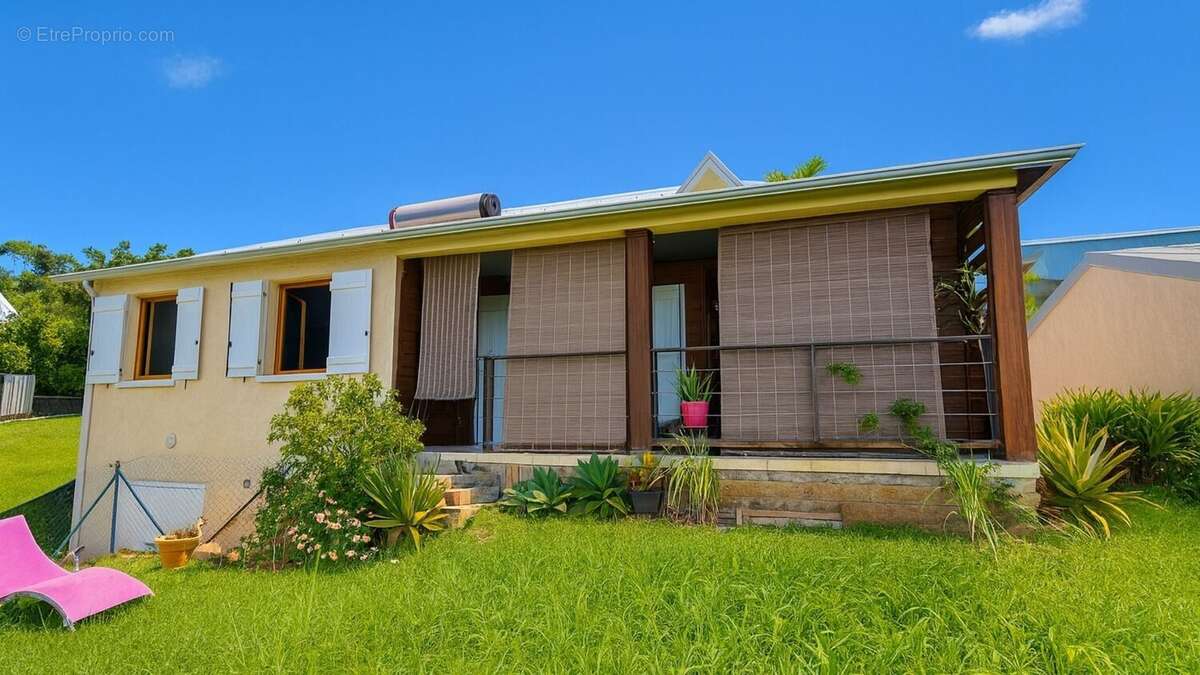 Maison 96 m² à Saint-Denis  - photo 9