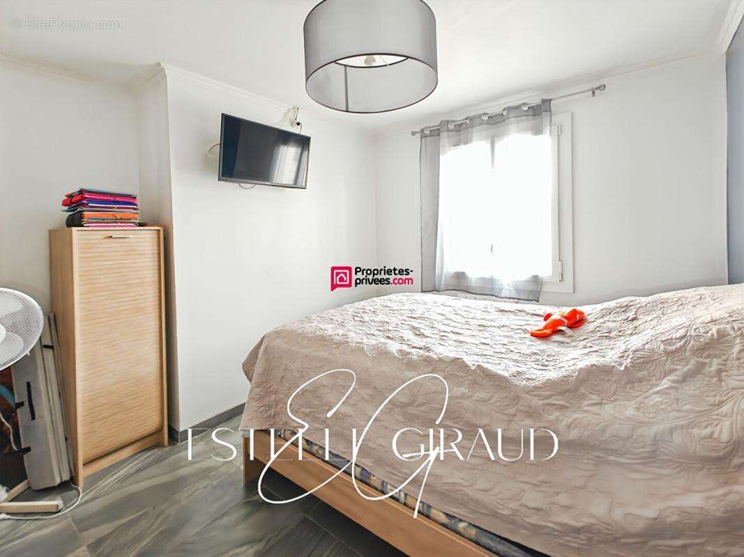 Au Somail : Villa 4 faces avec piscine, rénovée, prête à vivre - photo 9